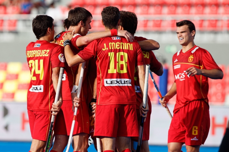 A great Spanish team defeats South Africa in the first match in the new Estadi Olímpic